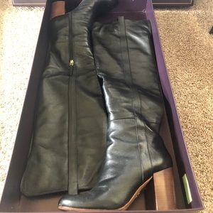 Signature Vince Camuto boots